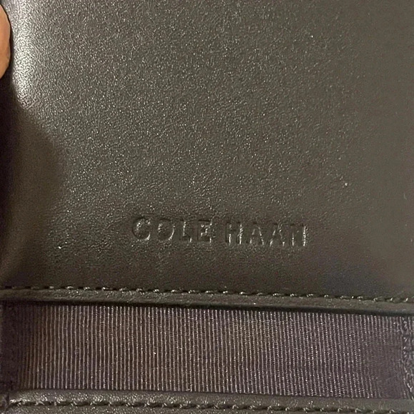 Cole Haan new conditions card holder with magnetic snap - Picture 3 of 10